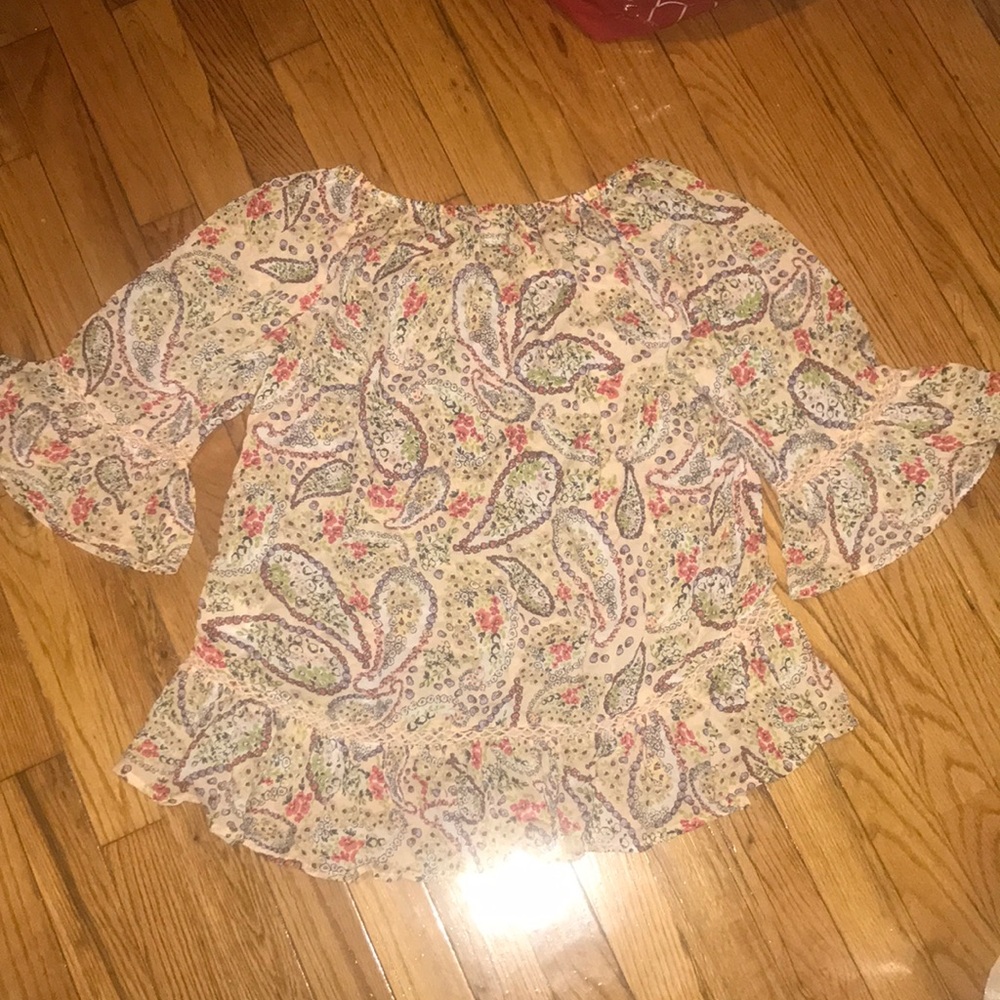 Flower Ruffle Blouse - Picture 4 of 5